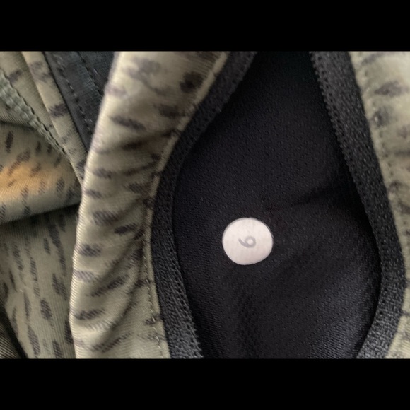 Lululemon run inspire Capri - Picture 6 of 6